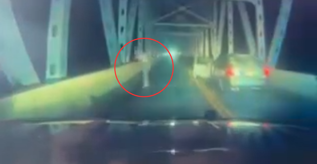 Conductor se lanza de un puente para escapar de la policía en Missouri