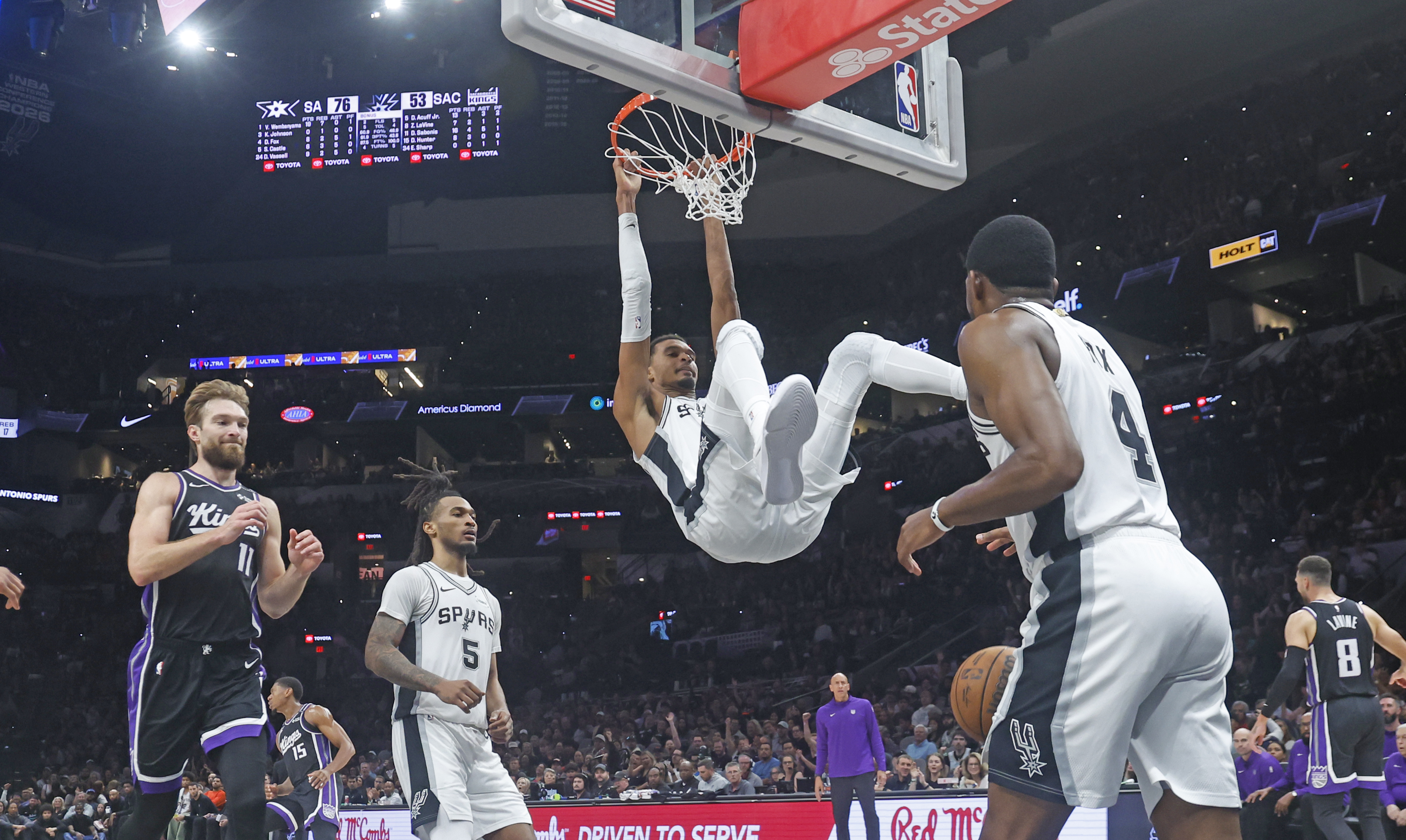 Wembanyama arrasa en San Antonio: 29 puntos, 5 blocks y 9 dunks
