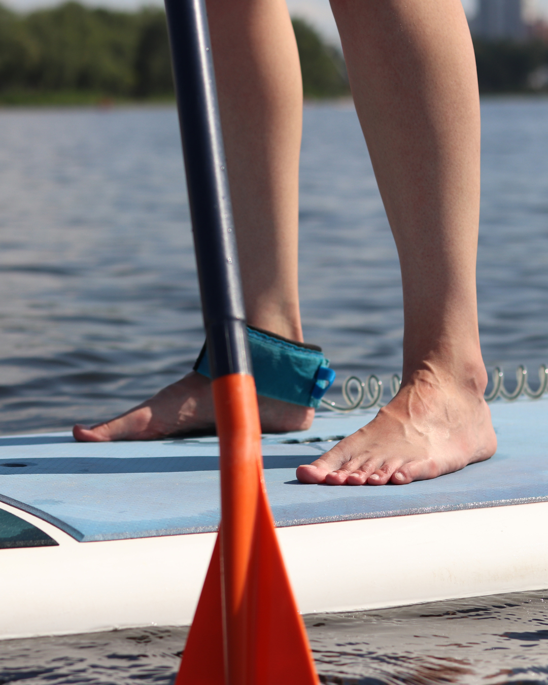 Rescatan a joven arrastrada mar adentro en paddleboard