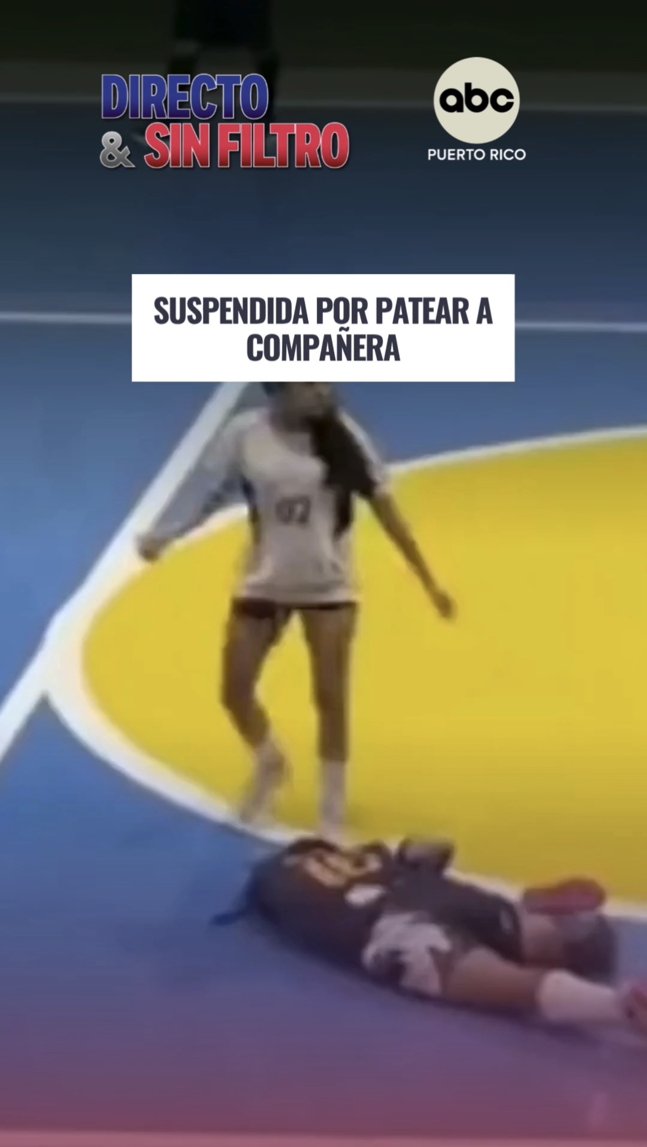 Suspendida por patear a compañera