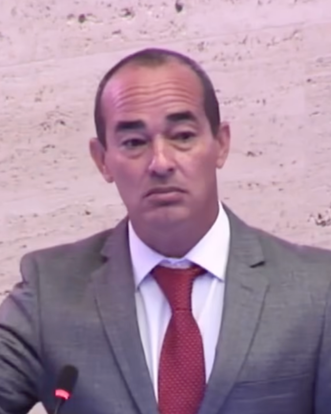 Comisión de Ética recomienda multa de $3,000 a Eliezer Molina