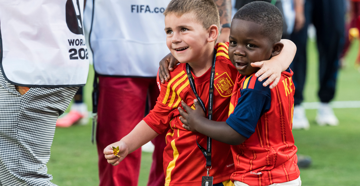 Keyne, el pequeño favorito de España, se roba la celebración del Mundial